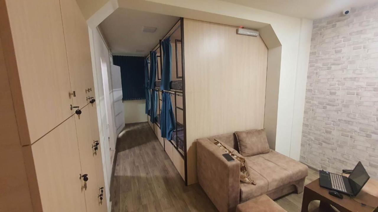 Bonvenon capsule Hostel Erevan Esterno foto