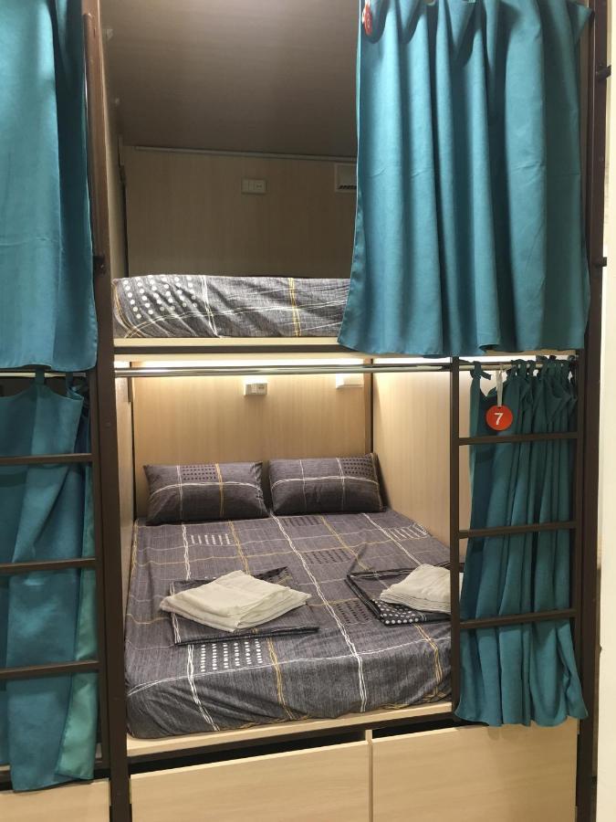 Bonvenon capsule Hostel Erevan Esterno foto